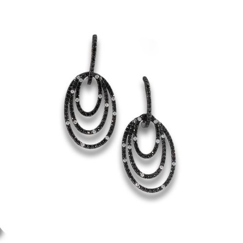PENDIENTES DE ORO PAVONADO, DIAMANTES NEGROS E INCOLOROS.