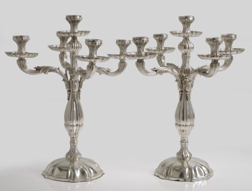 Pareja de candelabros de plata contrastada, ley 916, España
