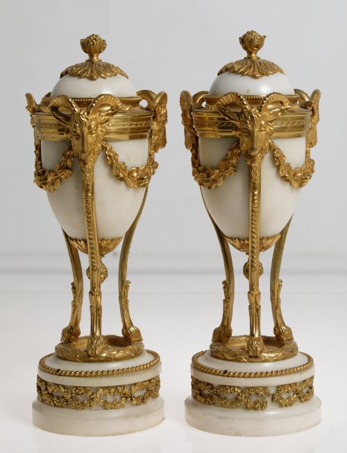 Pareja de "cassolettes" estilo Luis XVI, Francia, S.XIX