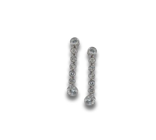 PENDIENTES TIPO RIVIERE EN ORO CON DIAMANTES