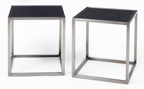 Pareja de mesas auxiliares, S. XX