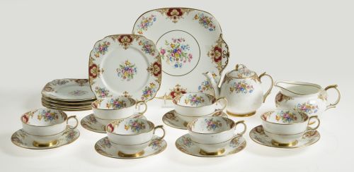 Juego de merienda en porcelana inglesa vidriada, policromad