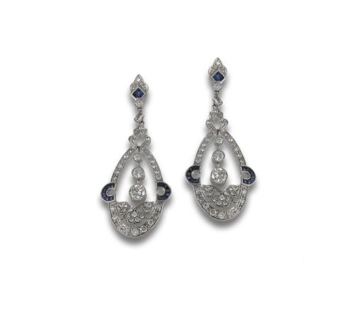 PENDIENTES LARGOS DE PLATINO CON ZAFIROS Y DIAMANTES