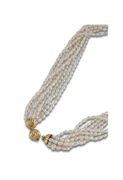 FRESHWATER PEARL NECKLACE