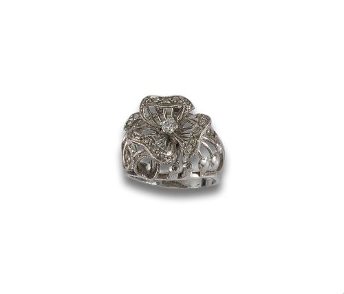 GOLD RING WITH DIAMONDS