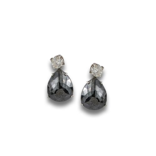 GOLD AND BLACK AND COLORLESS DIAMONDS EARRINGS