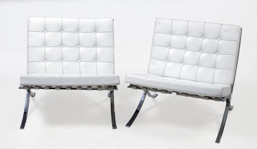 Pareja de sillas según el modelo Barcelona de Ludwig Mies v