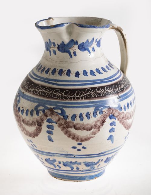 Ceramic ewer, Talavera, 19th century