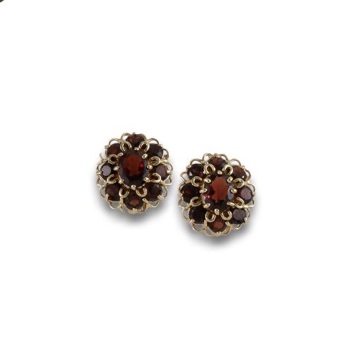 GOLD AND GARNET EARRINGS