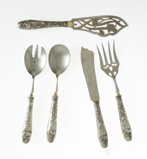 Cinco cubiertos modernista de plata contrastada, ley 800