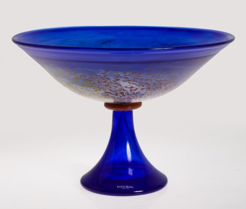 Glass serving dish designed by Kjell Engman, from the "Heli