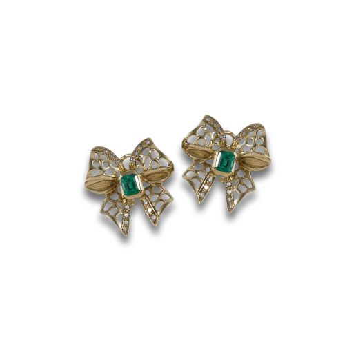 GOLD BOW EARRINGS WITH DIAMONDS AND EMERALDS