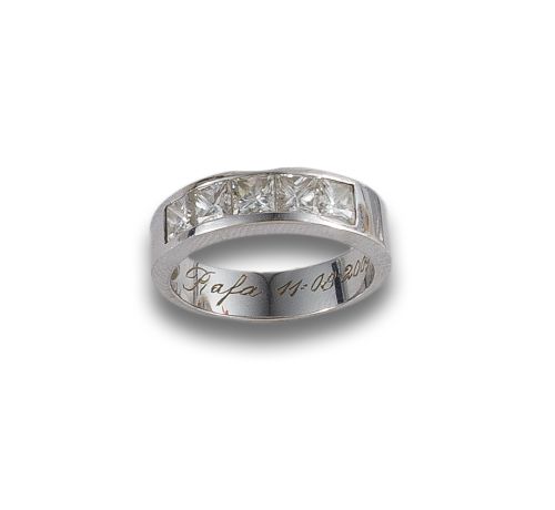 GOLD RING BAND WITH DIAMONDS