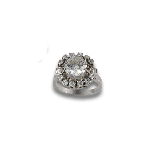 PLATINUM RING WITH DIAMONDS