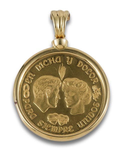 GOLD PENDANT "ALWAYS TOGETHER"