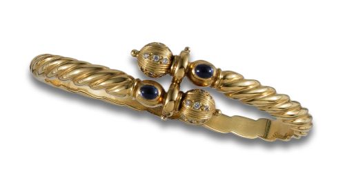 GOLD BRACELET WITH SAPPHIRES