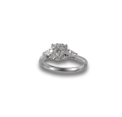 GOLD AND DIAMOND RING