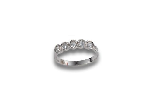 WHITE GOLD RING WITH DIAMONDS