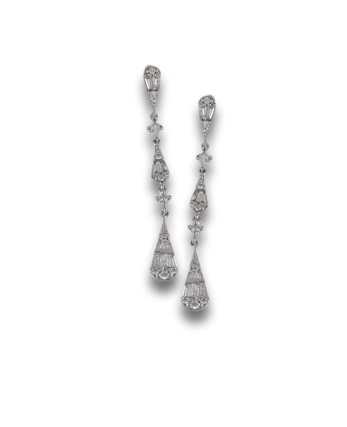 LONG GOLD EARRINGS WITH DIAMONDS