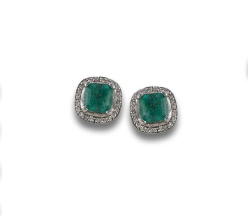 WHITE GOLD EARRINGS WITH EMERALD AND DIAMONDS