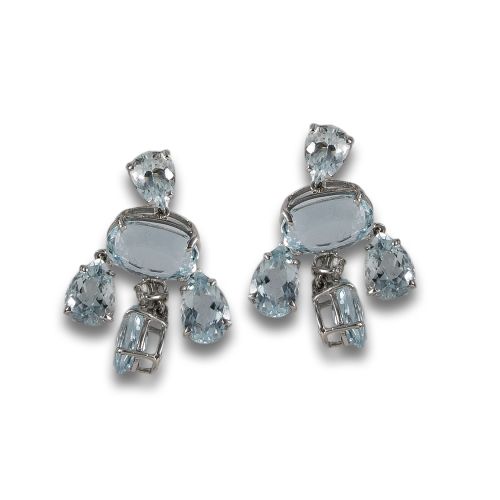 PENDIENTES CHANDELIER DE ORO, AGUAMARINAS Y DIAMANTES.