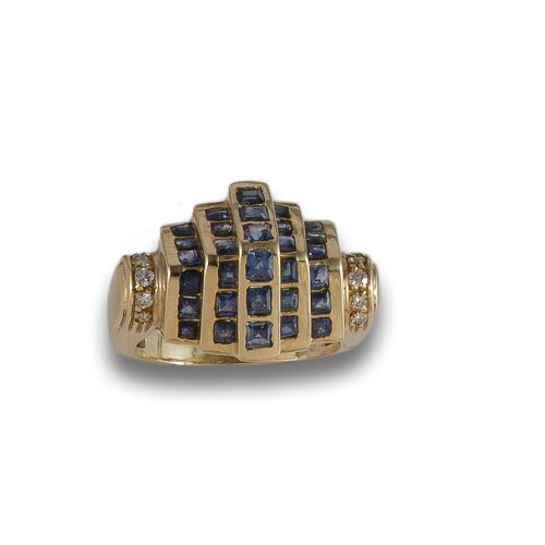 SORTIJA ESTILO ART DECO DE ORO, BRILLANTES Y ZAFIROS