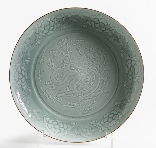Large porcelain plate, China, 20th century