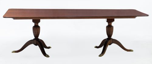 Sheraton-style dining table, 20th century