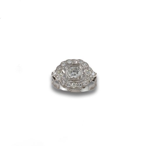 PLATINUM RING WITH DIAMONDS