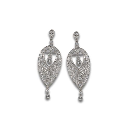 PLATINUM ART DECO STYLE EARRINGS WITH DIAMONDS