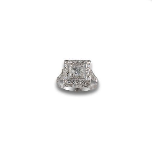 SQUARE PLATINUM RING WITH DIAMONDS