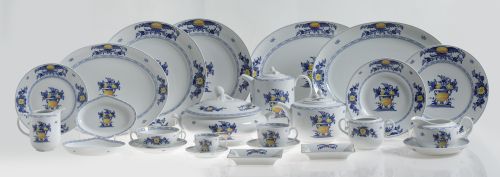 Vista Alegre porcelain dinnerware, Viana model, 20th centur