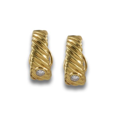 GOLD GALLONNED EARRINGS WITH DIAMONDS