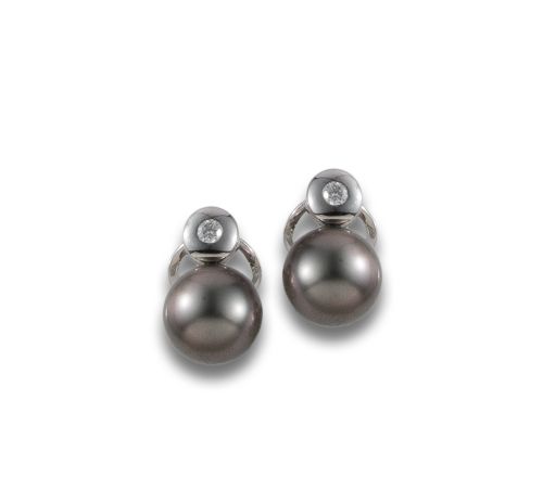 WHITE GOLD EARRINGS WITH TAHITI PEARLS AND DIAMONDS