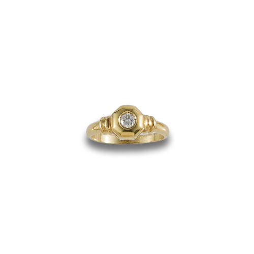 YELLOW GOLD AND DIAMOND SOLITAIRE