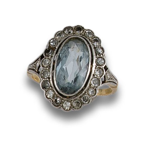 SORTIJA DE ORO, PLATINO DIAMANTES Y ESPINELA SINTETICA