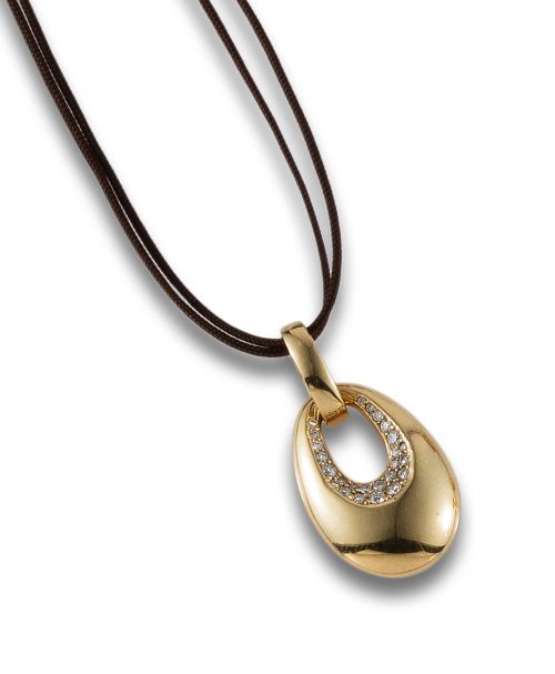 COLLAR DE CORDONES Y  COLGANTE DE ORO CON DIAMANTES