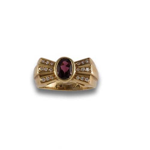 SORTIJA LAZO EN ORO DE 19K  CON DIAMANTES Y GRANATE 