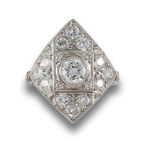 SORTIJA DE PLATINO CON DIAMANTES