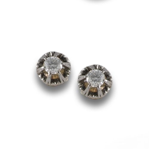 PENDIENTES DORMILONAS CON ORO Y DIAMANTES