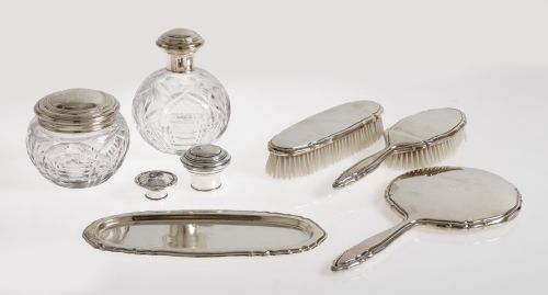 Dressing table set in 916 Spanish silver and crystal