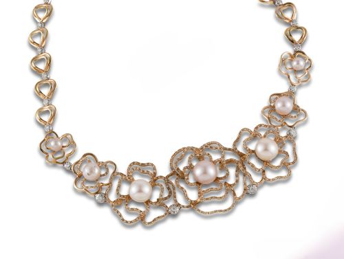 GARGANTILLA EN ORO ROSA CON PERLAS Y DIAMANTES