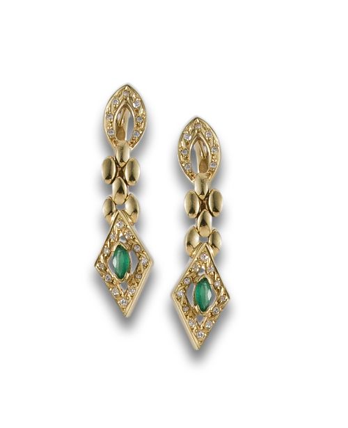 PENDIENTES DE ORO, BRILLANTES Y ESMERALDAS