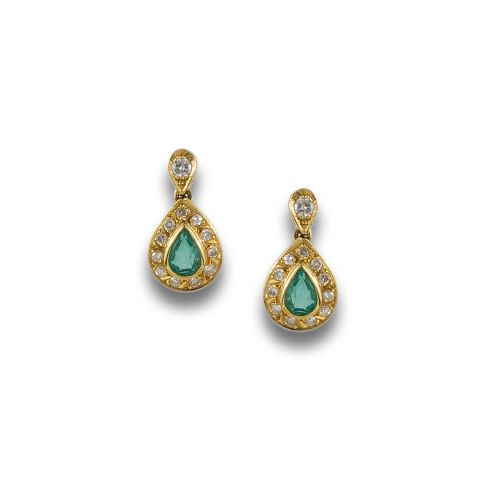 PENDIENTES DE ORO, ESMERALDAS Y BRILLANTES