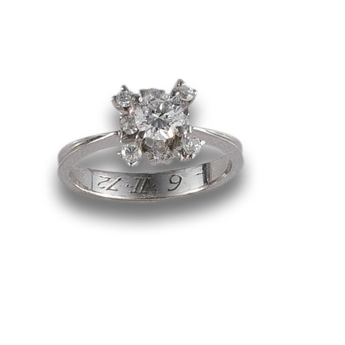 SORTIJA DE ORO Y DIAMANTES