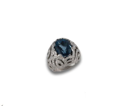 RING WITH TOPAZ AND DIAMONDS