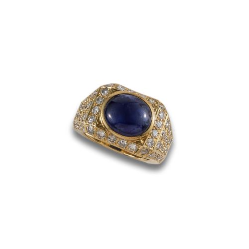 WIDE RING OF GOLD, SAPPHIRE AND DIAMONDS