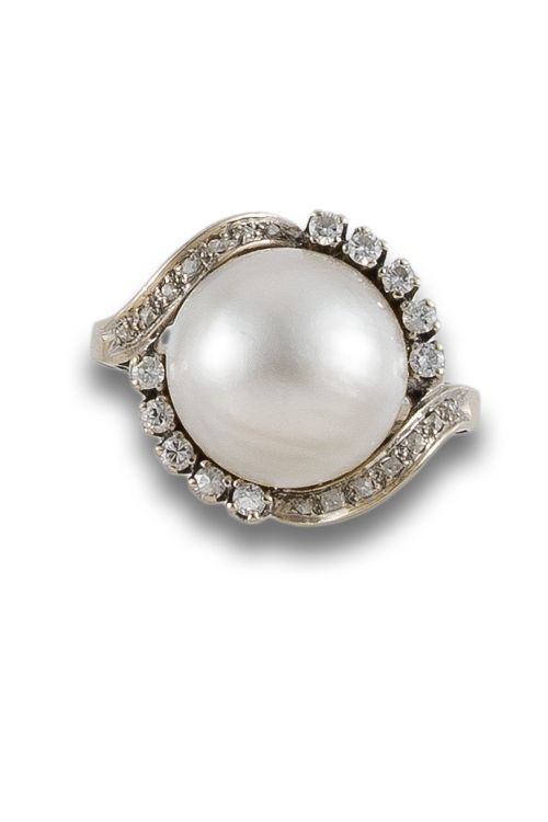 SORTIJA DE ORO CON PERLA MABE Y DIAMANTES 