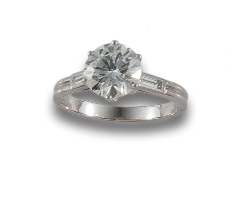 SORTIJA DE PLATINO CON DIAMANTE CERTIFICADO