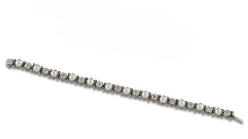 PULSERA DE PLATINO CON BRILLANTES Y PERLAS